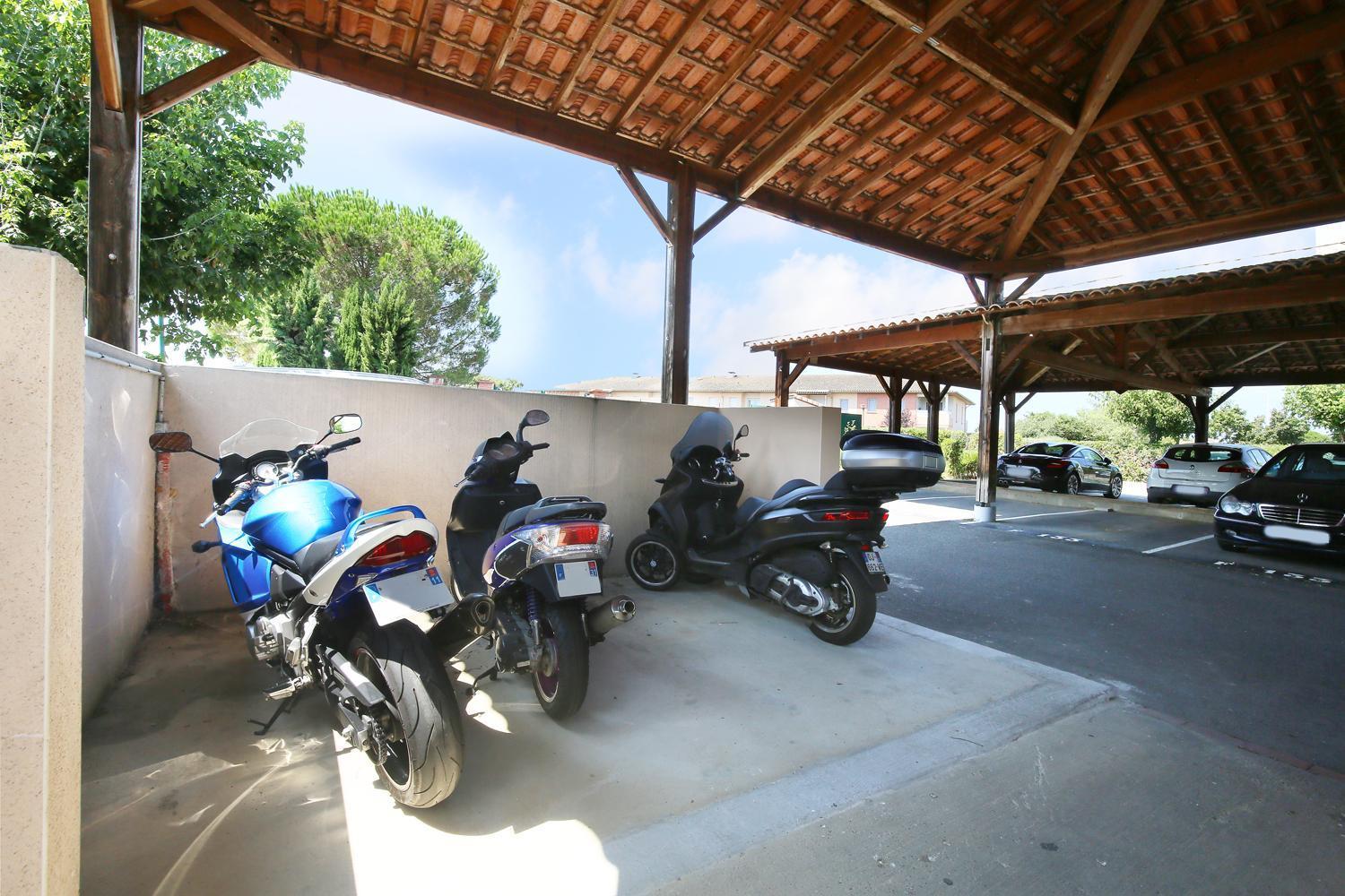 Berges Du Midi - Piscine Parking Fenouillet (Haute-Garonne)