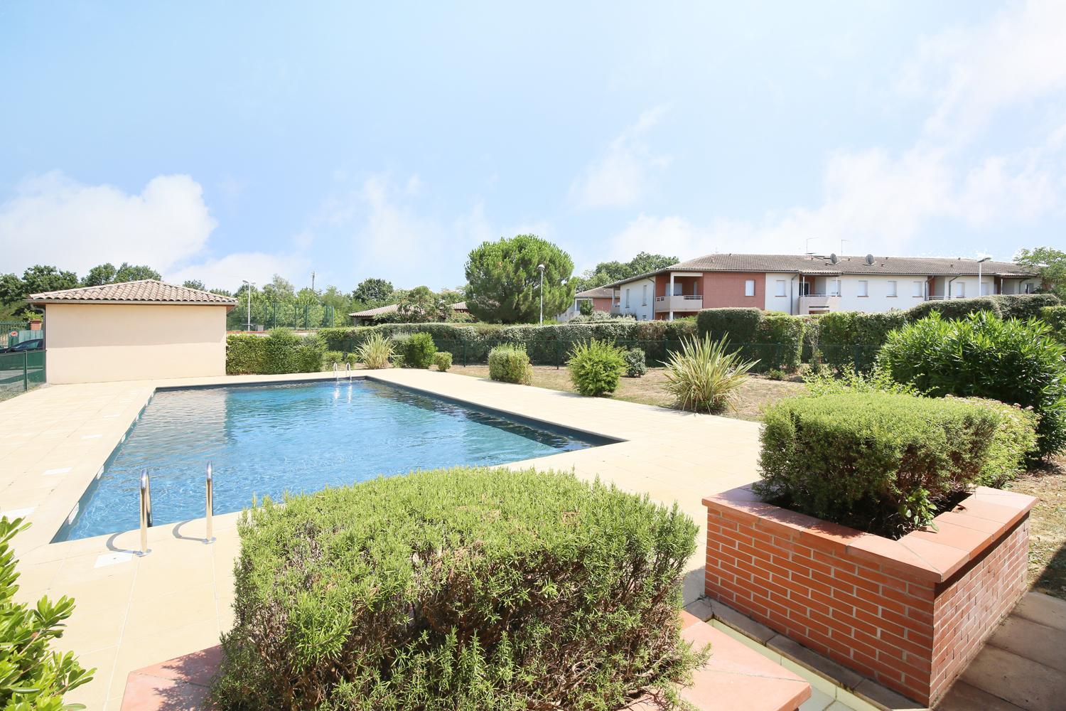 Berges Du Midi - Piscine Parking * Fenouillet (Haute-Garonne)